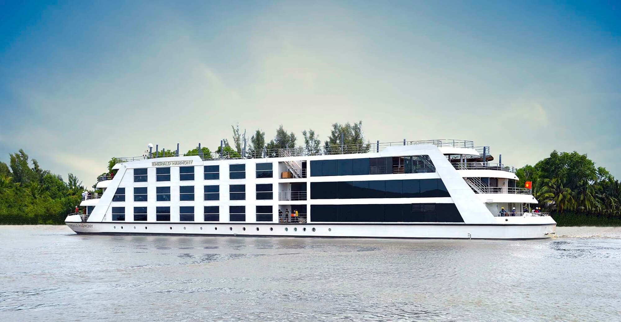 Emerald Harmony at sea