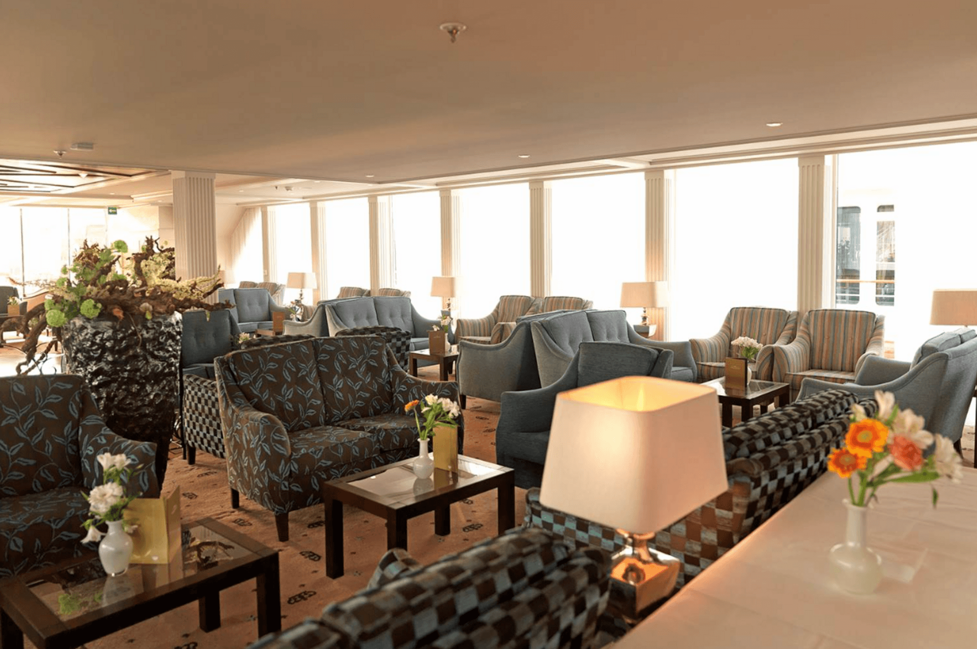 Main Lounge & Bar