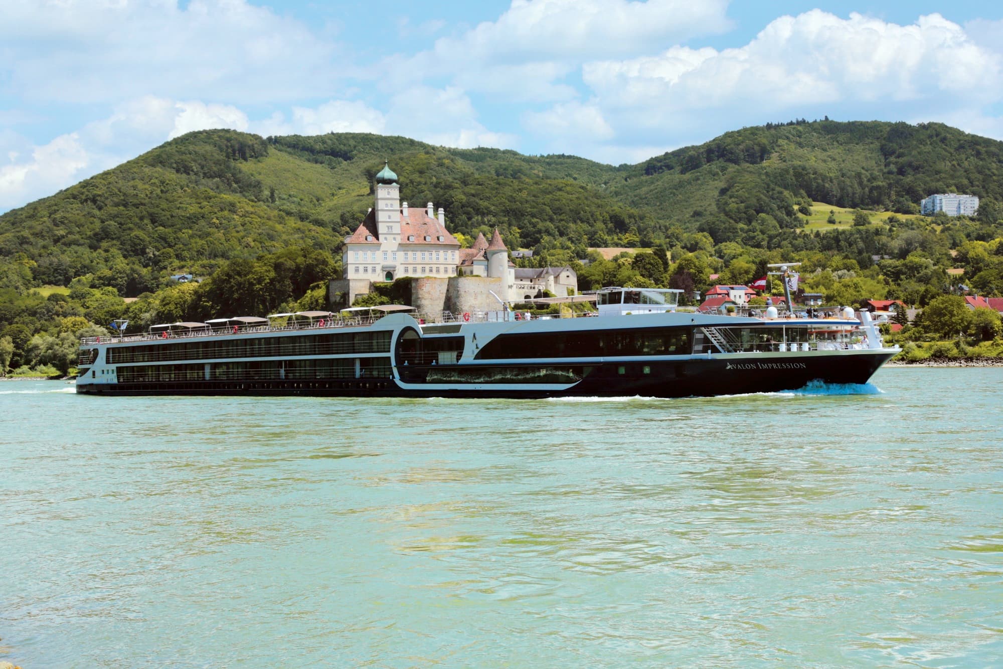 Avalon Impression at sea