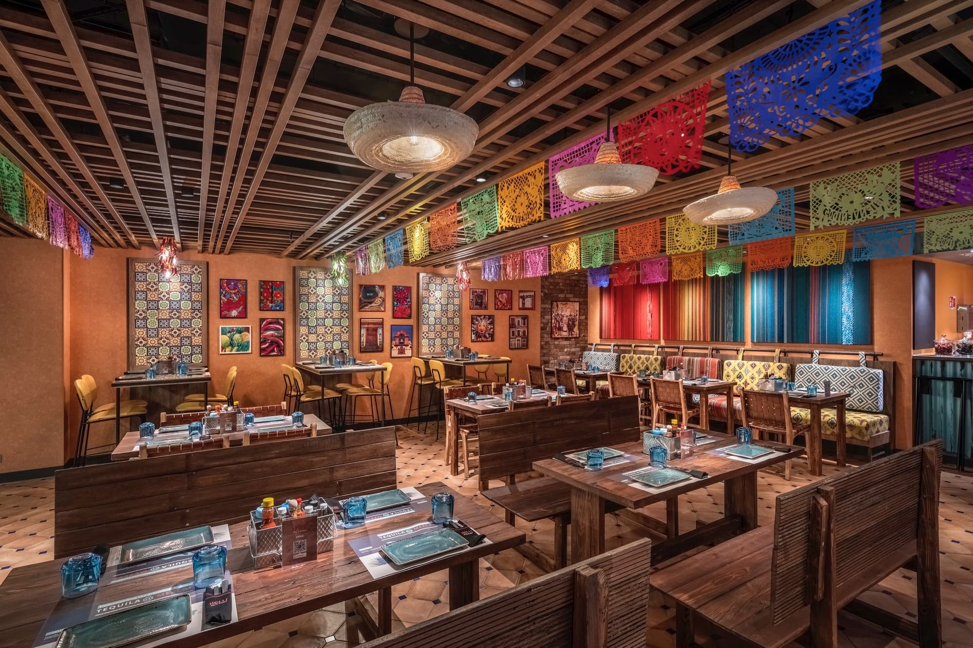 HOLA! Tacos Cantina