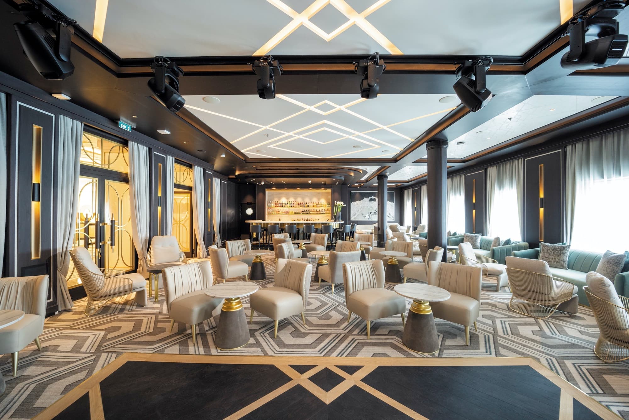 Grandeur Lounge