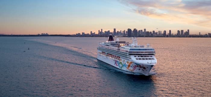 Norwegian Pearl at sea