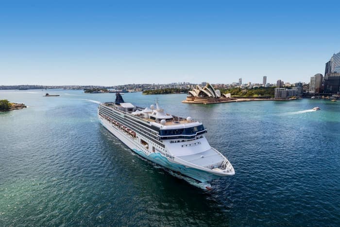 Norwegian Spirit at sea