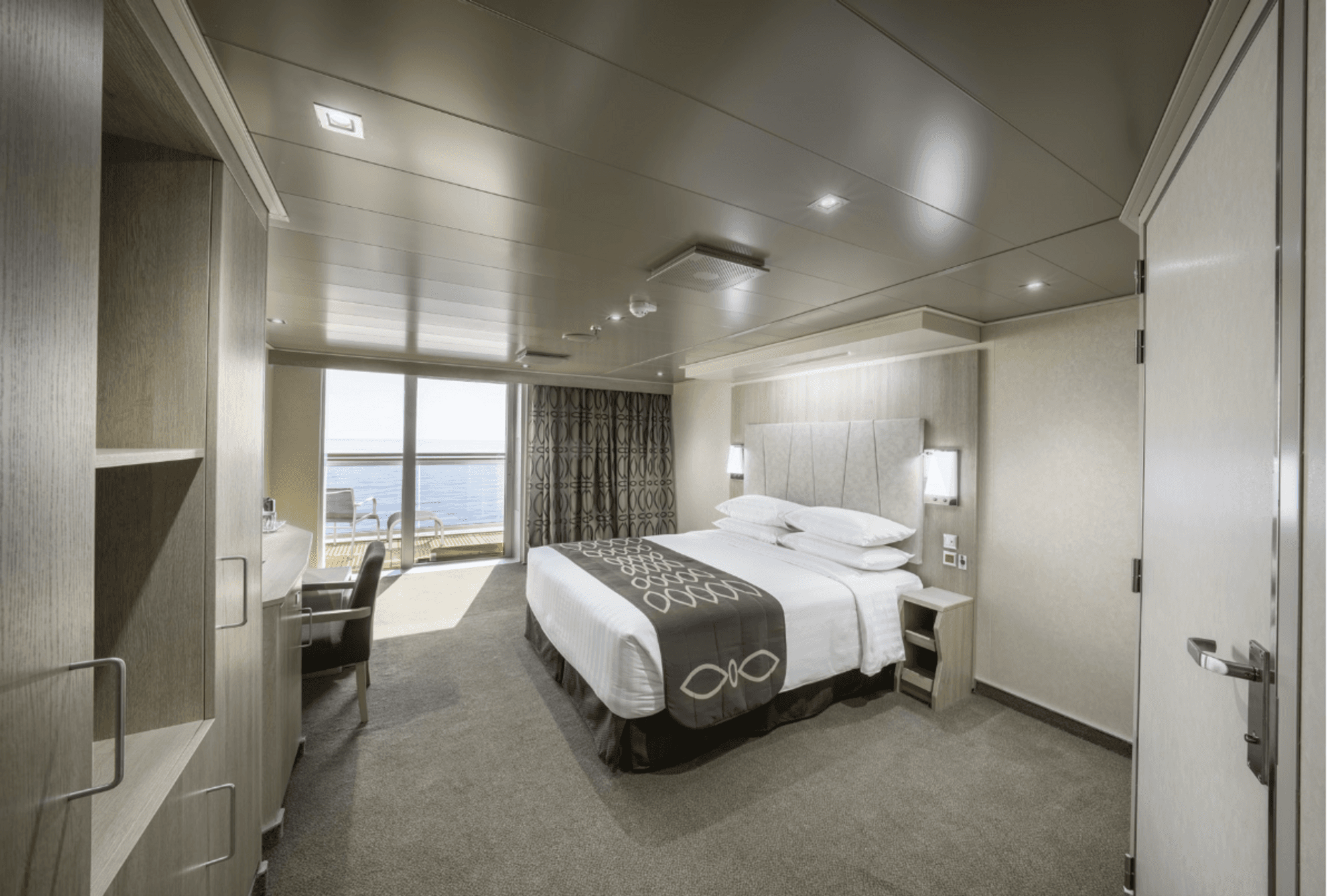 Yacht Club Grand Suite ADA