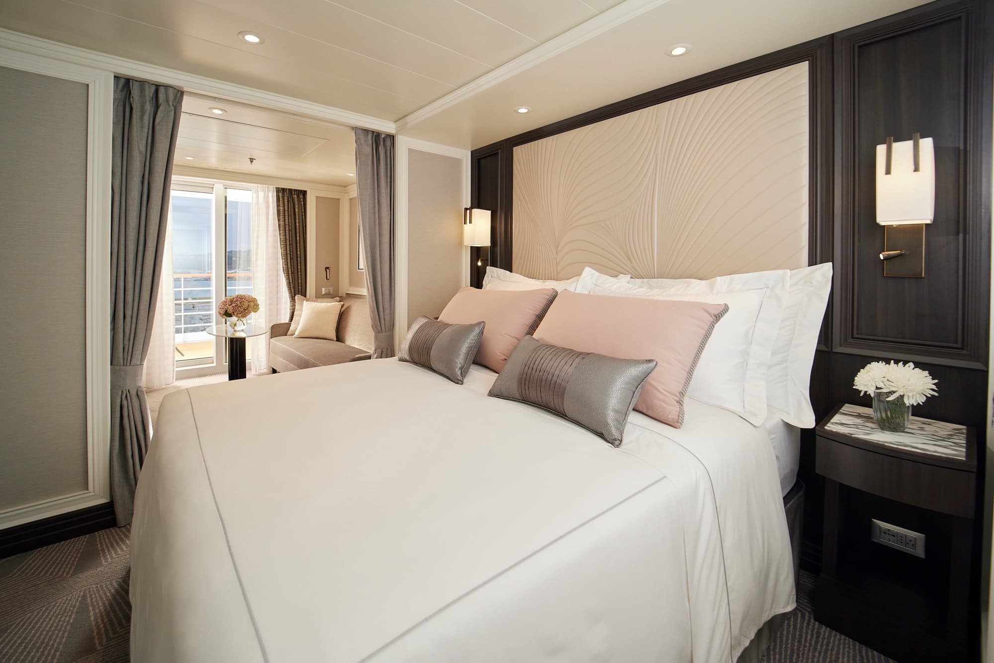 Deluxe Veranda Suite