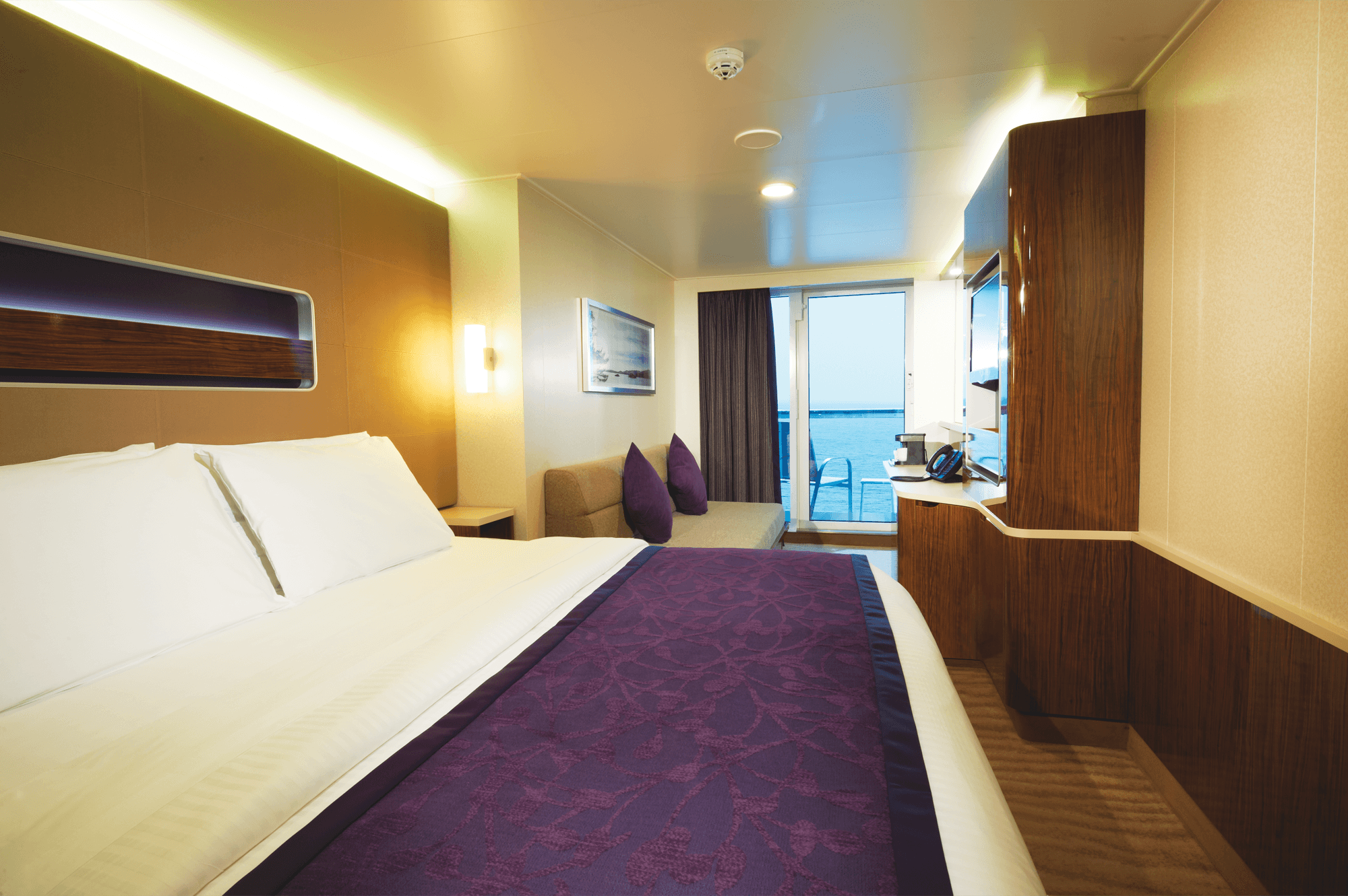 Aft-Facing Club Balcony Suite
