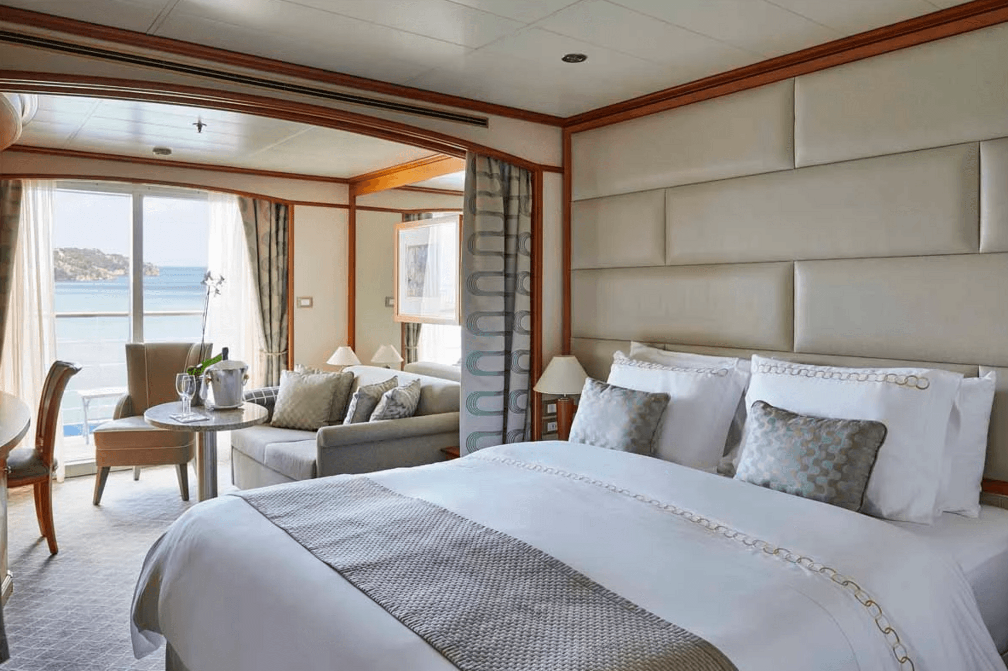 Deluxe Veranda Suite